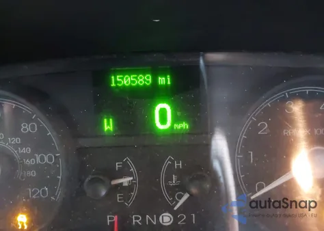 2009 Lincoln Town Car Signature Limited из США, поврежденный, VIN 2LNHM82V39X633665